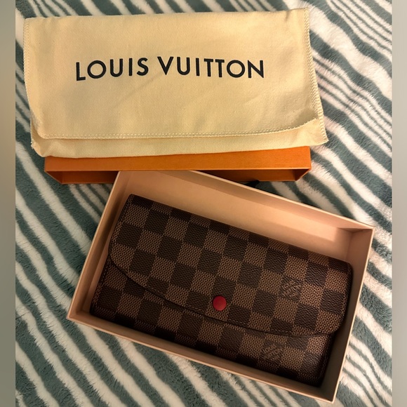 Authentic LV Wallet - Picture 2 of 10